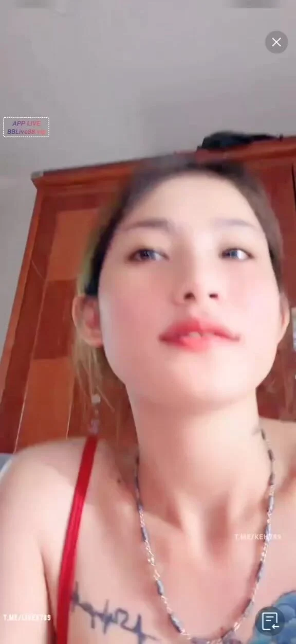 Bảo trân nữ idol live có sức hút từ cái lồn múi mít cặp vú quyến rũ không hề hết hot.
