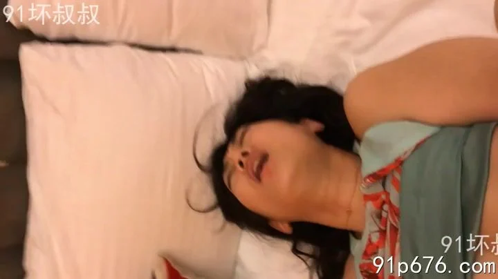Giờ hành chính sếp rủ ra khách sạn chịch